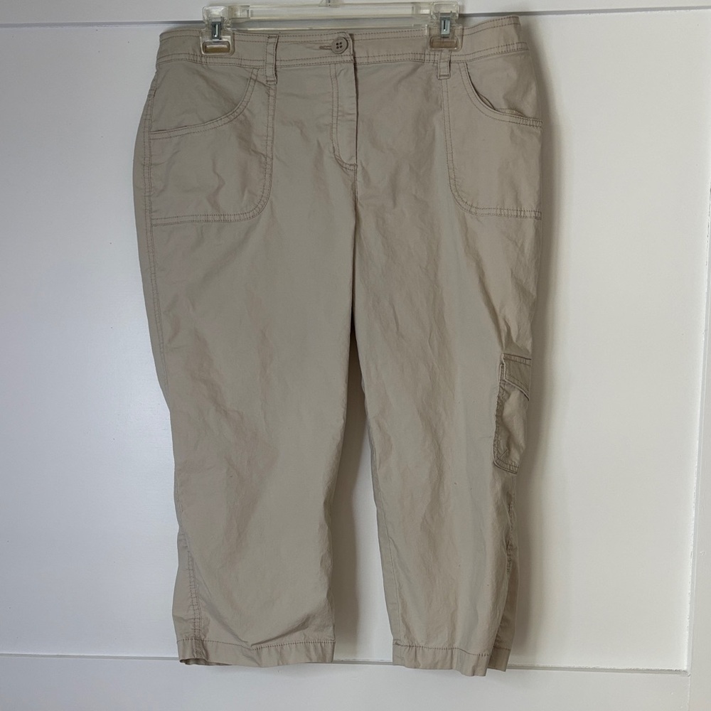 Chico's Light Tan Long shorts size 1.5 in excellent condition